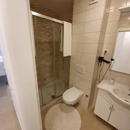 Lea Apartment *