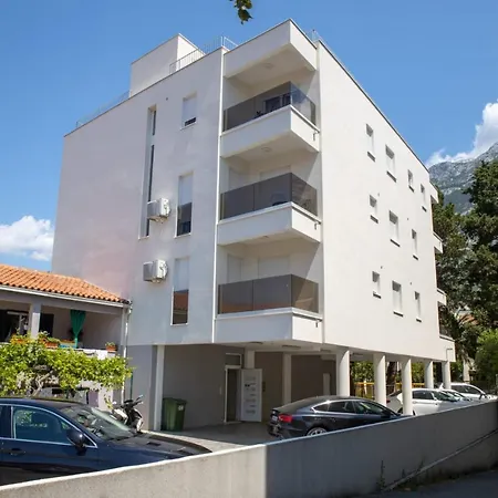 Lea * Makarska